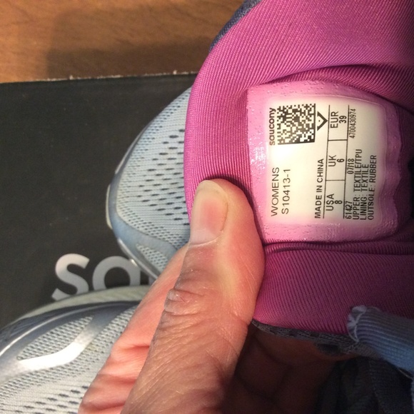 Saucony Triumph ISO 4, Size 8, Gray/Violet, Barely Worn - Picture 5 of 6